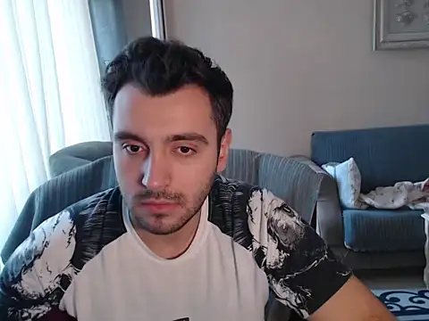handsomeee04 online show from 10-08-25, 03:13