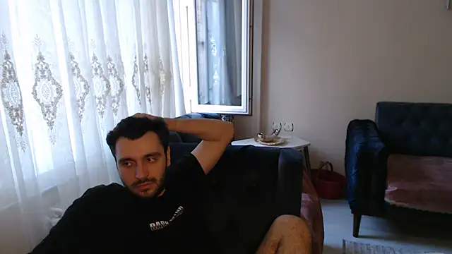 Snapshot of handsomeee04 chatting on 06-02-26, 03:06 handsomeee04 online show from 06-02-26, 03:06