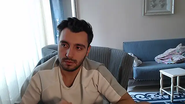 handsomeee04 online show from 10-03-25, 01:01