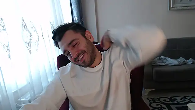 handsomeee04 online show from 12-20-25, 06:27