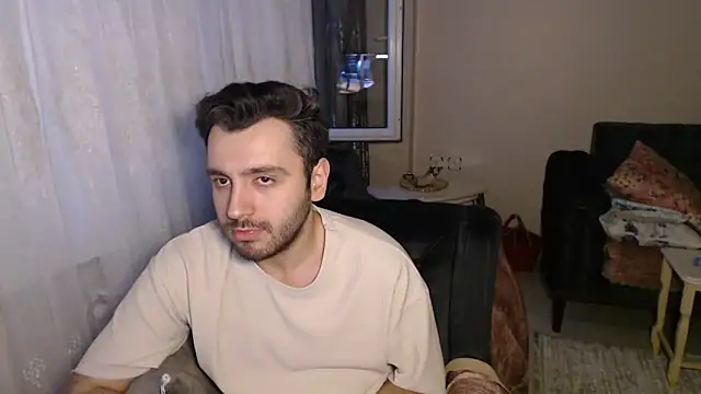 Snapshot of handsomeee04 chatting on 05-31-26, 05:40 handsomeee04 online show from 05-31-26, 05:40