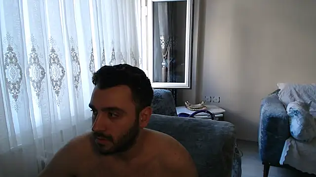 Snapshot of handsomeee04 chatting on 06-23-26, 04:05 handsomeee04 online show from 06-23-26, 04:05