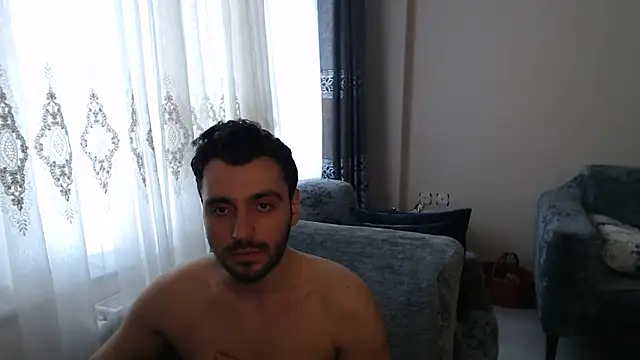 Snapshot of handsomeee04 chatting on 05-18-26, 04:07 handsomeee04 online show from 05-18-26, 04:07