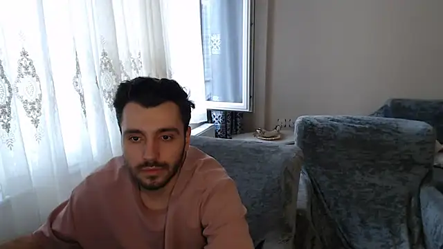 Snapshot of handsomeee04 chatting on 05-19-26, 03:35 handsomeee04 online show from 05-19-26, 03:35