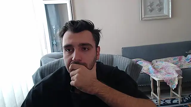 handsomeee04 online show from 10-01-25, 01:59