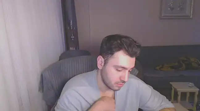 handsomeee04 online show from 03-13-25, 11:05