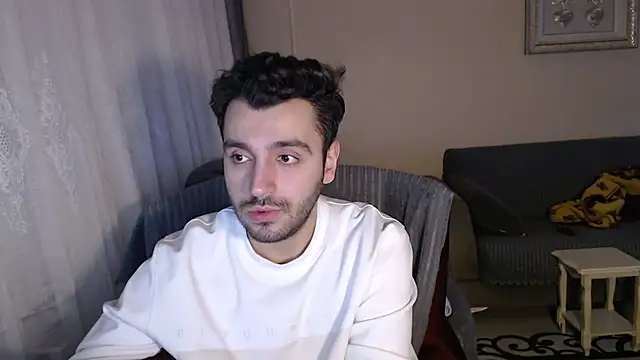 handsomeee04 online show from 11-30-25, 10:54