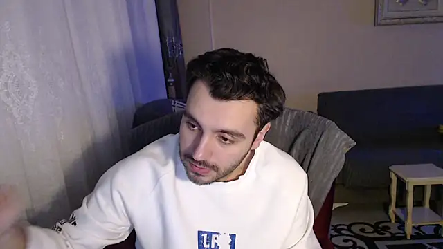 handsomeee04 online show from 12-03-25, 09:58