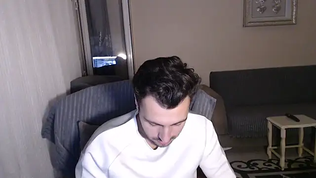 handsomeee04 online show from 10-04-25, 01:07