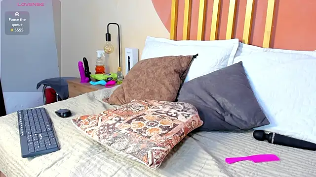 Nicole Angels  online show from 10-17-25, 07:59