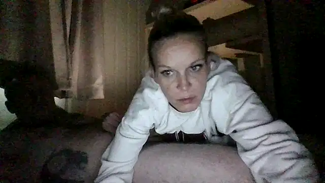 Snapshot of Kennethkine chatting on 06-13-26, 03:26 Kennethkine online show from 06-13-26, 03:26
