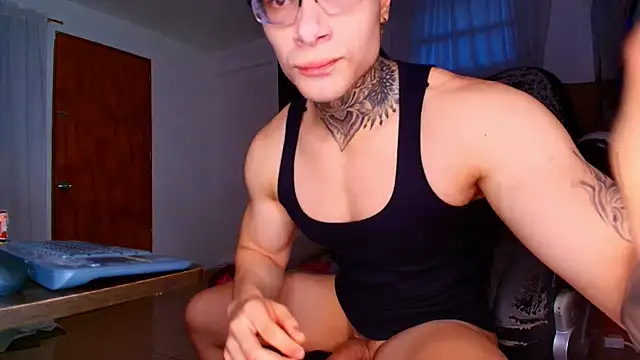 Snapshot of DennisWalkerr chatting on 07-21-26, 11:17 DennisWalkerr online show from 07-21-26, 11:17