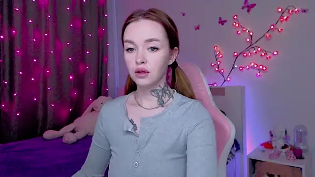 Snapshot of Naughty_Mable chatting on 09-22-25, 01:00 Naughty Mable online show from 09-22-25, 01:00