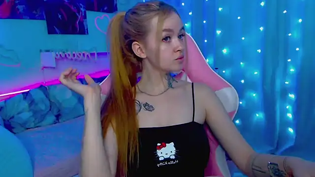 Snapshot of Naughty_Mable chatting on 02-27-25, 06:46 Naughty Mable online show from 02-27-25, 06:46