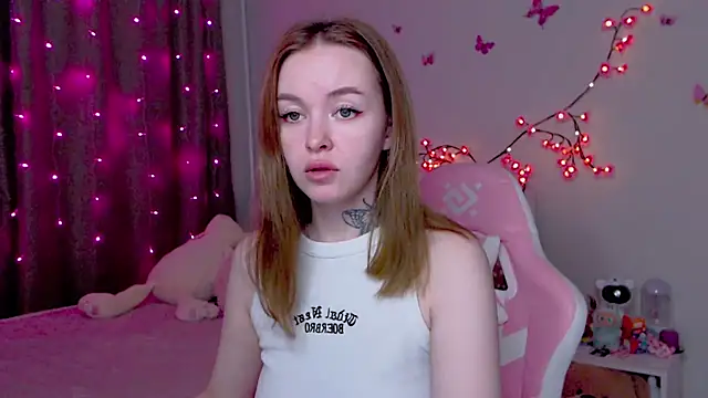 Snapshot of Naughty_Mable chatting on 10-09-25, 01:06 Naughty Mable online show from 10-09-25, 01:06