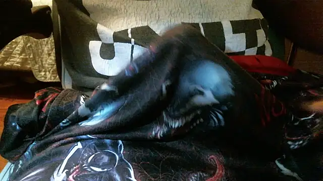 MelHorny03 online show from 12-22-25, 06:35