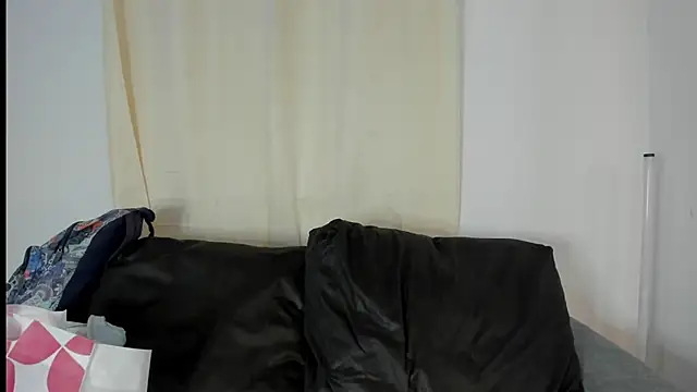 Snapshot of Abril_jones10 chatting on 02-26-25, 01:36 Abril jones10 online show from 02-26-25, 01:36