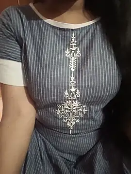 Snapshot of Soniya_444 chatting on 05-30-26, 01:28 Soniya 444 online show from 05-30-26, 01:28