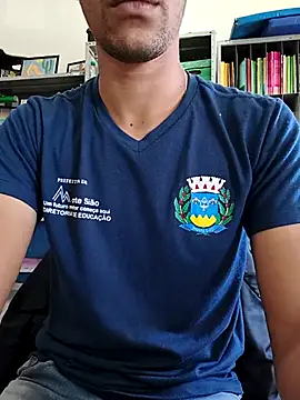 latinoboybig online show from 04-15-26, 04:11