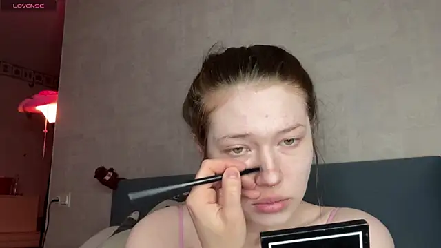 eva varnerr online show from 04-04-26, 08:48