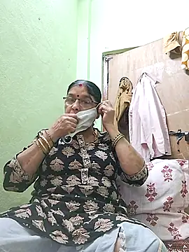 Snapshot of sivani_asha chatting on 03-10-25, 01:23 sivani asha online show from 03-10-25, 01:23