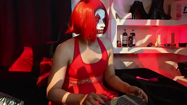 Mara-Bella online show from 10-31-25, 10:27