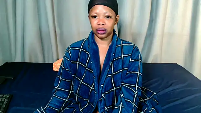 EROTIC BARBIE28 online show from 03-10-26, 04:00