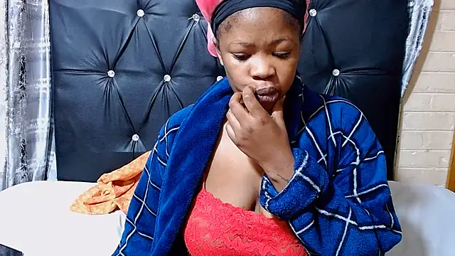 EROTIC BARBIE28 online show from 06-19-26, 02:17