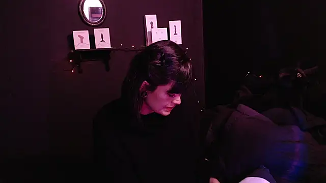 Snapshot of rousstattoo chatting on 09-29-25, 11:32 rousstattoo online show from 09-29-25, 11:32