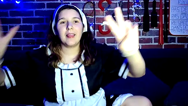 Heleneecesmecs2 online show from 11-06-25, 09:41