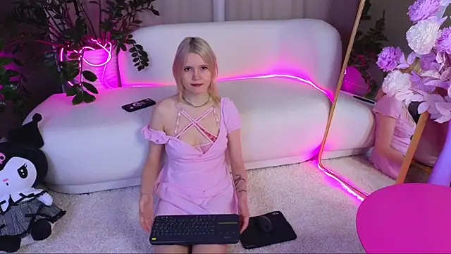 Snapshot of NellieLoyns chatting on 03-18-25, 05:12 NellieLoyns online show from 03-18-25, 05:12