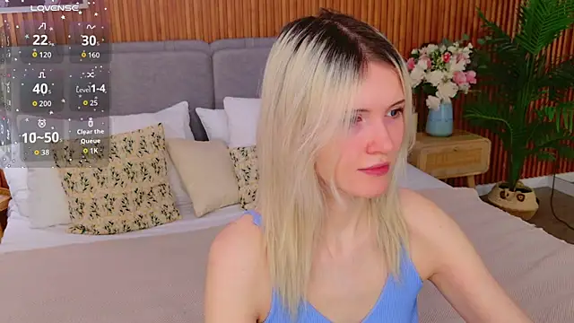 Snapshot of NellieLoyns chatting on 05-15-26, 05:22 NellieLoyns online show from 05-15-26, 05:22