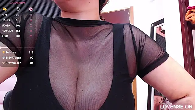 Snapshot of MommyHelpsmee chatting on 03-18-25, 08:06 MommyHelpsmee online show from 03-18-25, 08:06