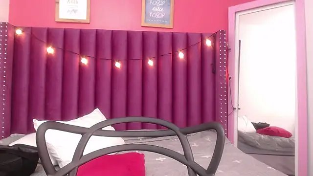 Snapshot of MommyHelpsmee chatting on 02-26-25, 09:44 MommyHelpsmee online show from 02-26-25, 09:44