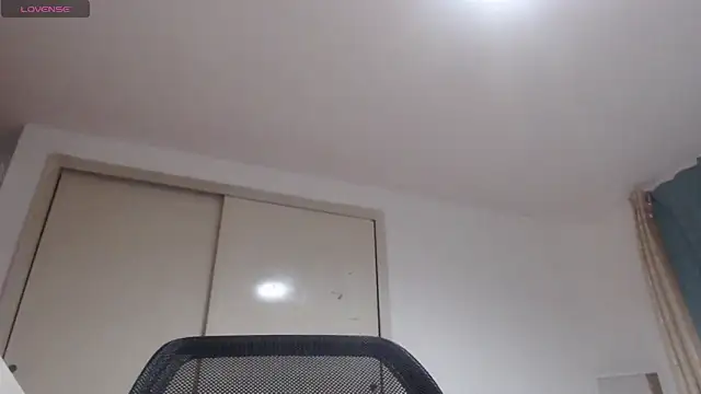 Snapshot of MommyHelpsmee chatting on 10-13-25, 10:50 MommyHelpsmee online show from 10-13-25, 10:50