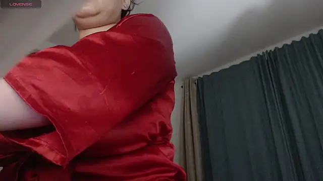 Snapshot of MommyHelpsmee chatting on 10-29-25, 07:29 MommyHelpsmee online show from 10-29-25, 07:29