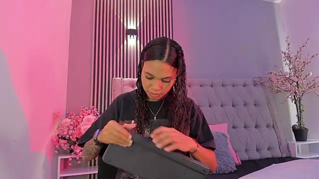 GysellHanson online show from 12-21-25, 11:12