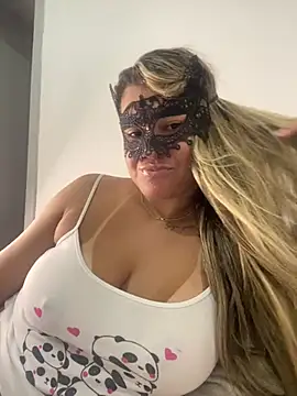 Snapshot of Casadadelicia26 chatting on 05-04-26, 03:54 Casadadelicia26 online show from 05-04-26, 03:54