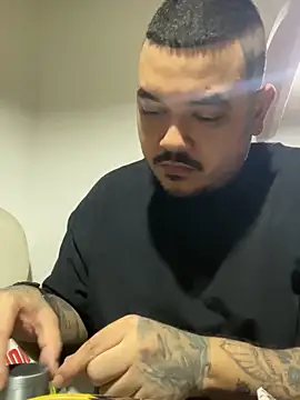 El Titan1998 online show from 03-23-25, 01:31