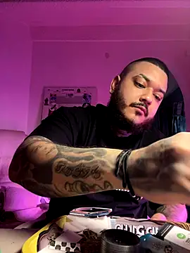 El Titan1998 online show from 10-23-25, 10:30