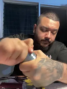 Snapshot of El_Titan1998 chatting on 02-15-26, 12:22 El Titan1998 online show from 02-15-26, 12:22