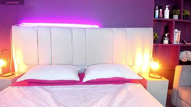 PamelaEvans   online show from 01-11-25, 08:21