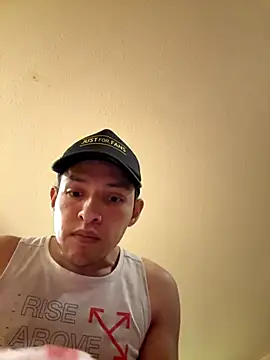 Snapshot of aleeextg chatting on 09-14-25, 05:35 aleeextg online show from 09-14-25, 05:35