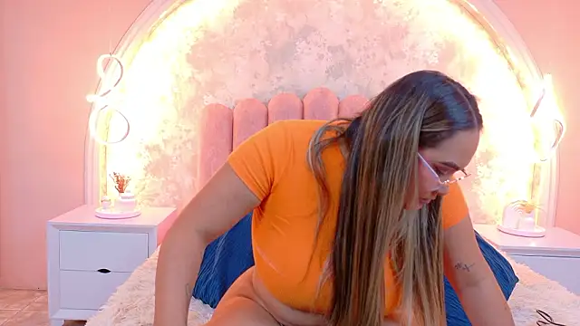 MiaLaurents online show from 03-26-26, 03:16