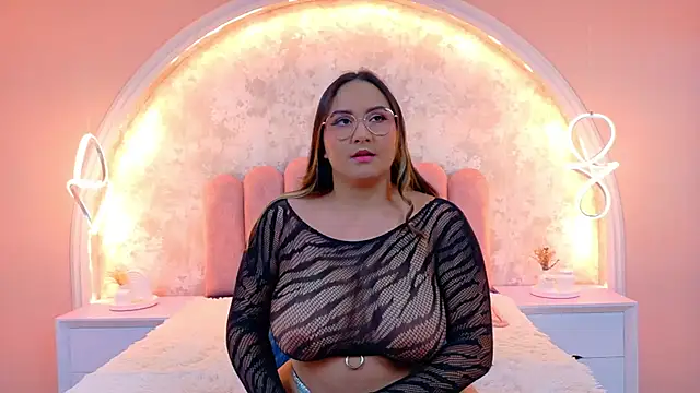 Snapshot of MiaLaurents chatting on 11-09-25, 04:16 MiaLaurents online show from 11-09-25, 04:16