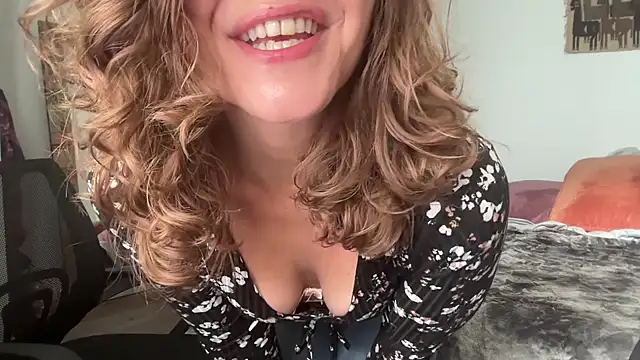 leahsparkles online show from 11-11-25, 02:56