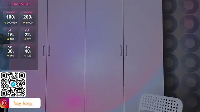 Snapshot of Cuteroxyfoxy chatting on 02-28-25, 07:05 Cuteroxyfoxy online show from 02-28-25, 07:05