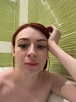 Snapshot of Cuteroxyfoxy chatting on 02-14-25, 04:09 Cuteroxyfoxy online show from 02-14-25, 04:09