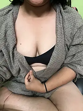 Snapshot of Avni_sharma21 chatting on 03-21-25, 06:27 Avni sharma21 online show from 03-21-25, 06:27