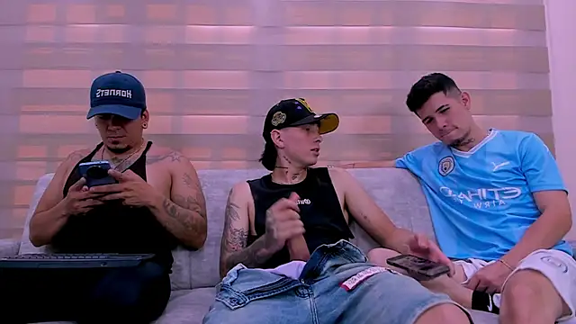 hell twink online show from 01-21-25, 08:21